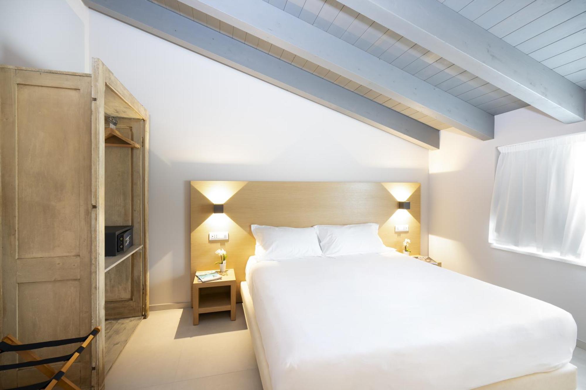 Ros'E Mari Green Home Hotel Oristano Bagian luar foto