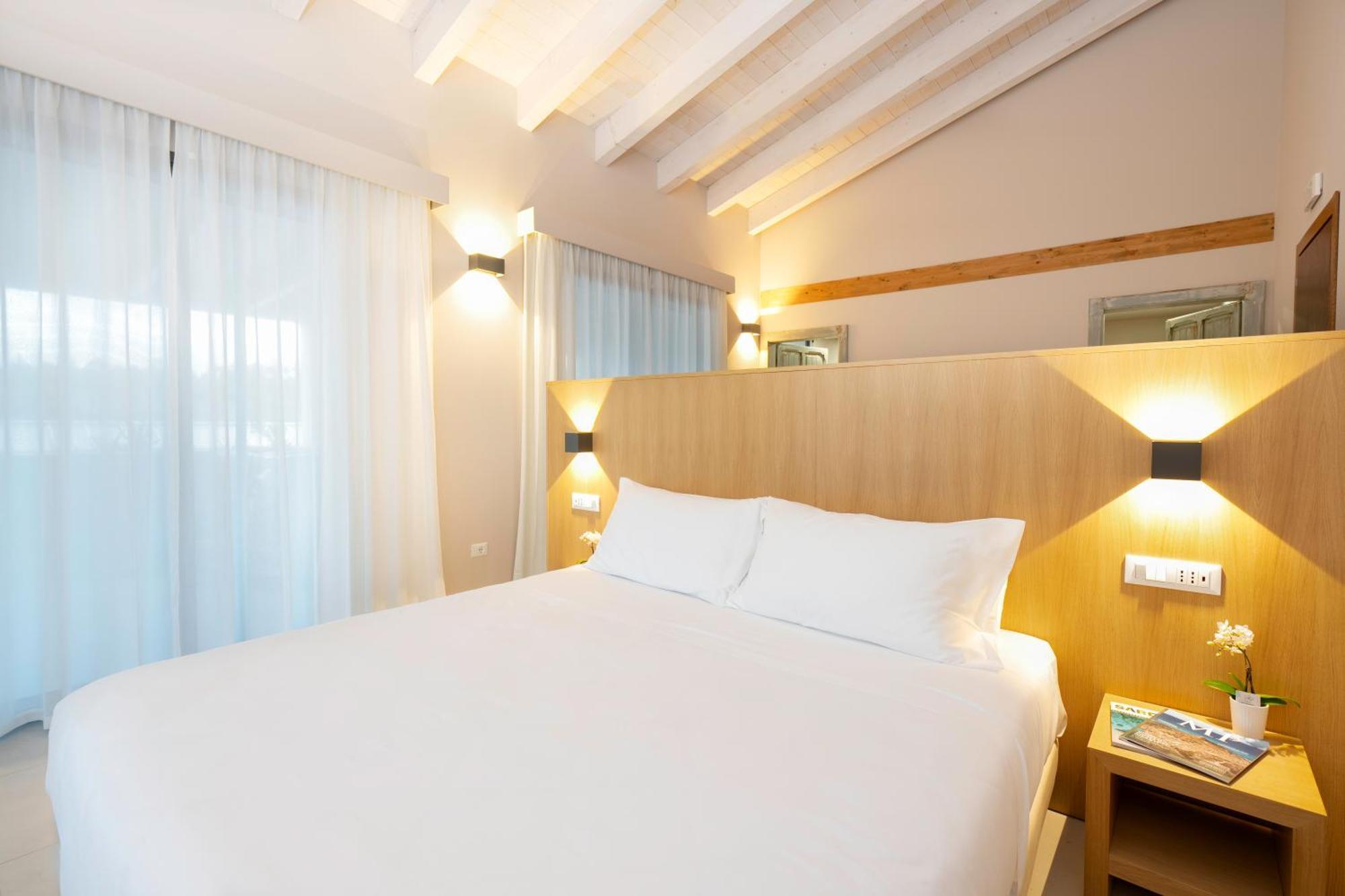 Ros'E Mari Green Home Hotel Oristano Bagian luar foto
